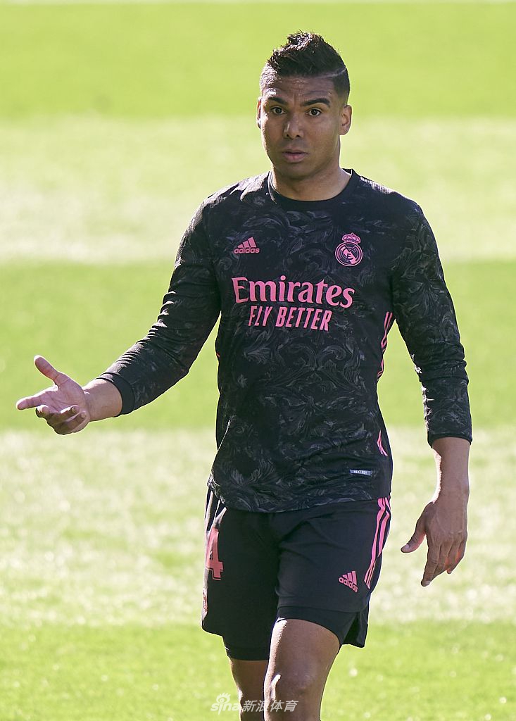 [西甲]塞尔塔1-3皇马 本泽马两射一传