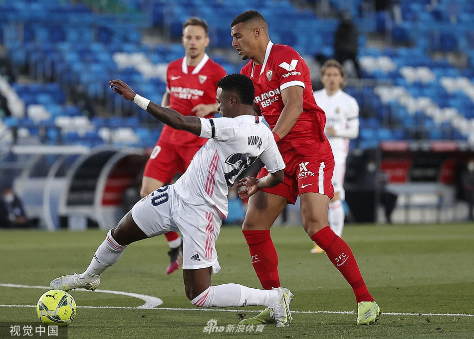 [西甲]皇马2-2塞维利亚 皇马压哨扳平