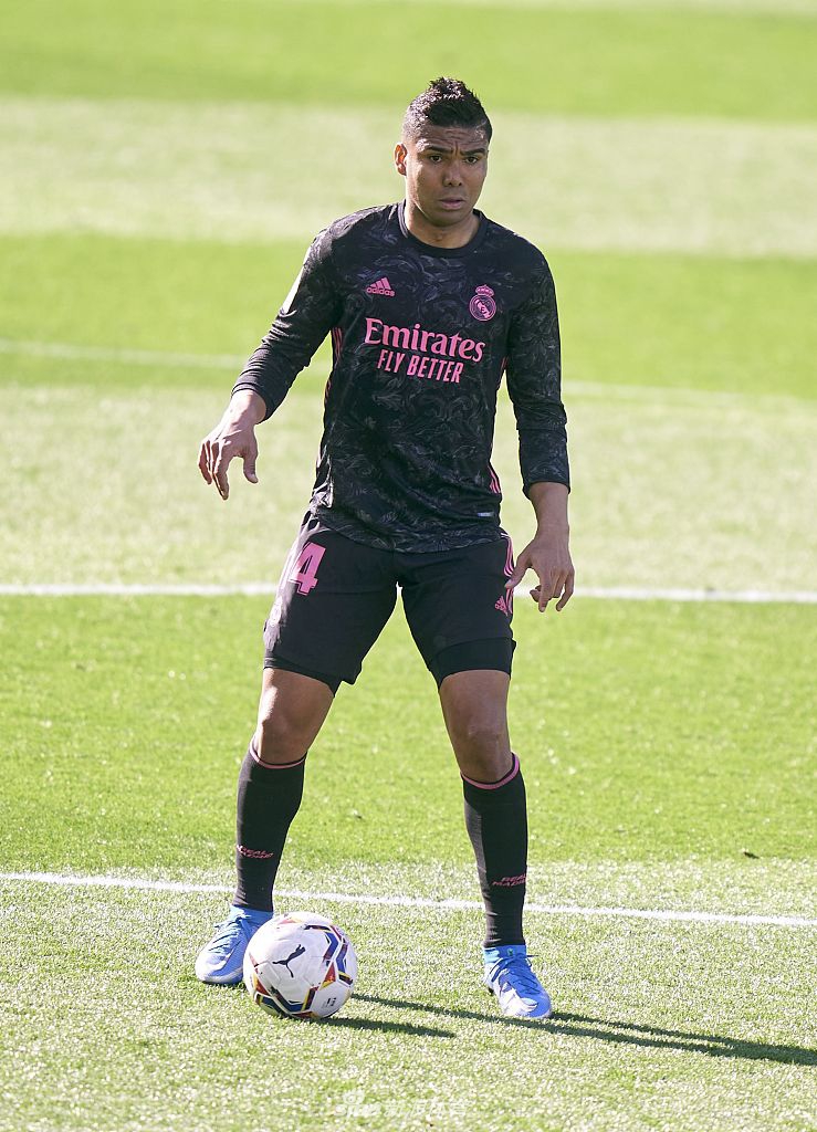 [西甲]塞尔塔1-3皇马 本泽马两射一传