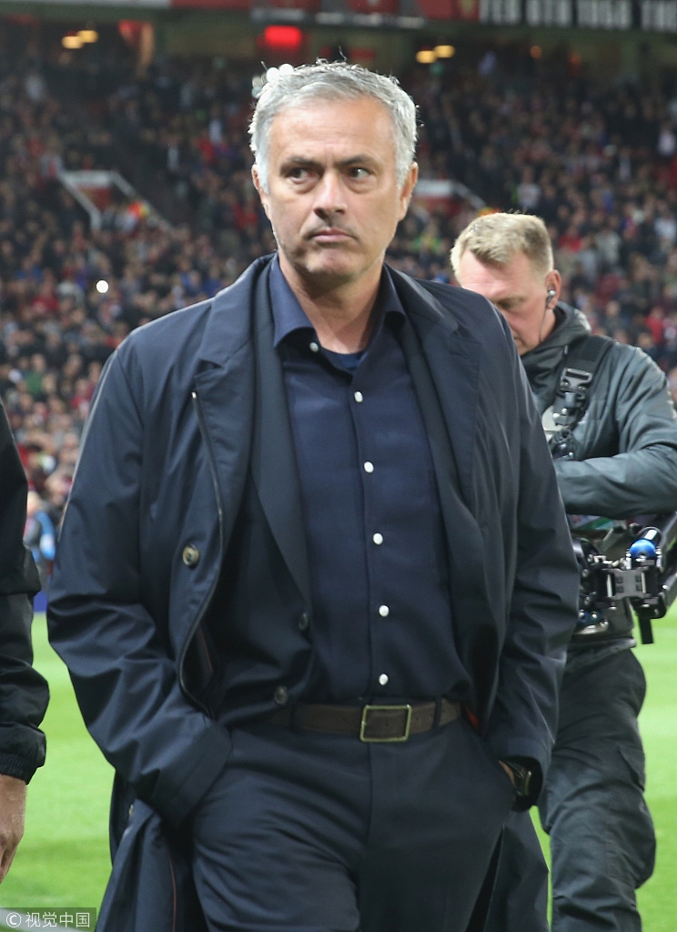 穆里尼奥若有所思