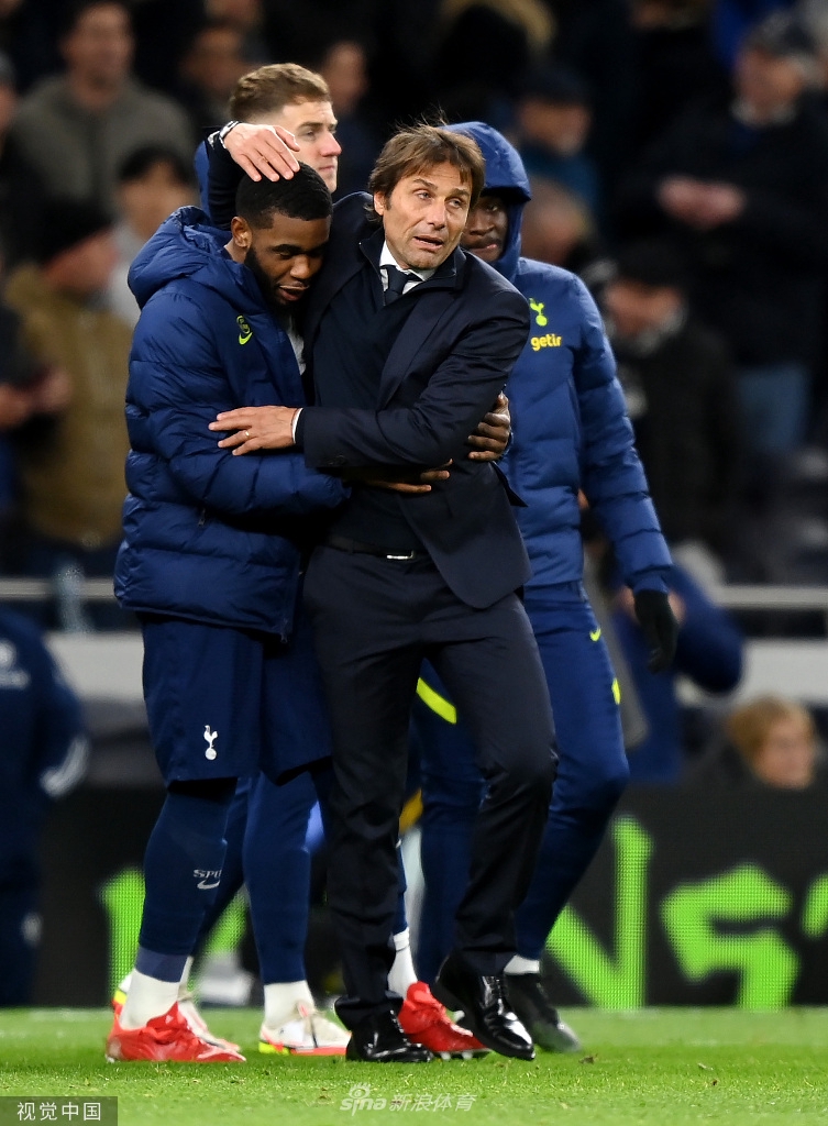 [英超]热刺2-1利兹联 雷吉隆破门