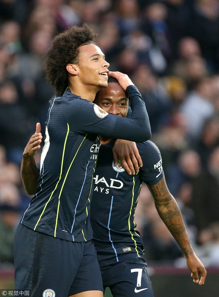 萨内拥抱斯特林