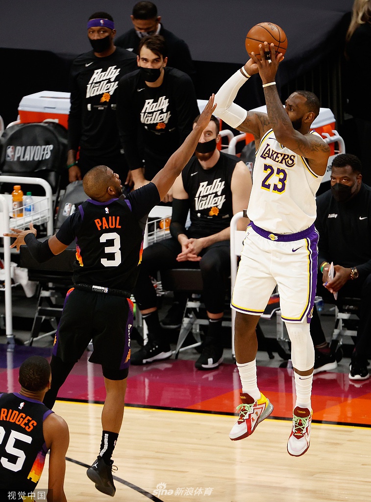 [NBA季后赛]湖人90-99太阳 詹姆斯两双难救主