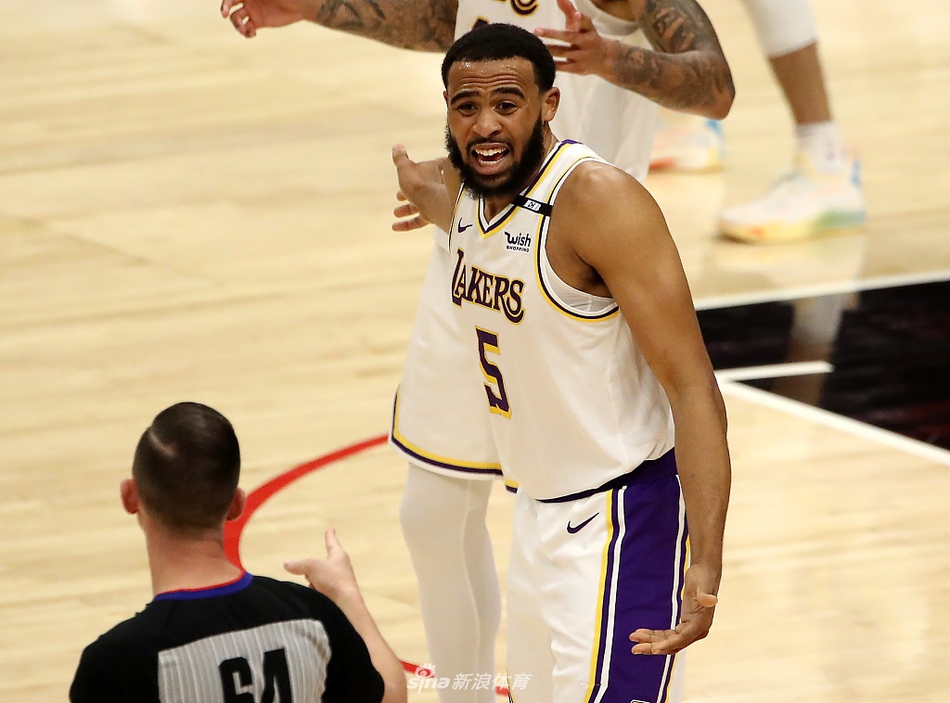 [NBA常规赛]湖人86-104快船