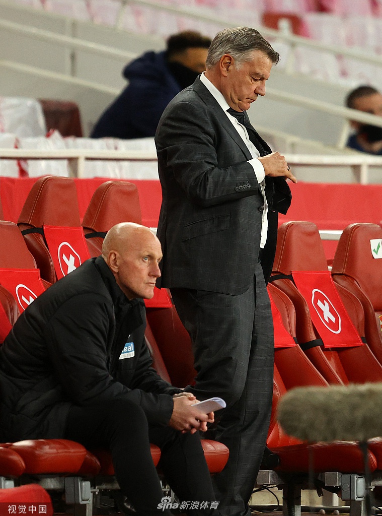 [英超]阿森纳3-1西布朗 西布朗降级