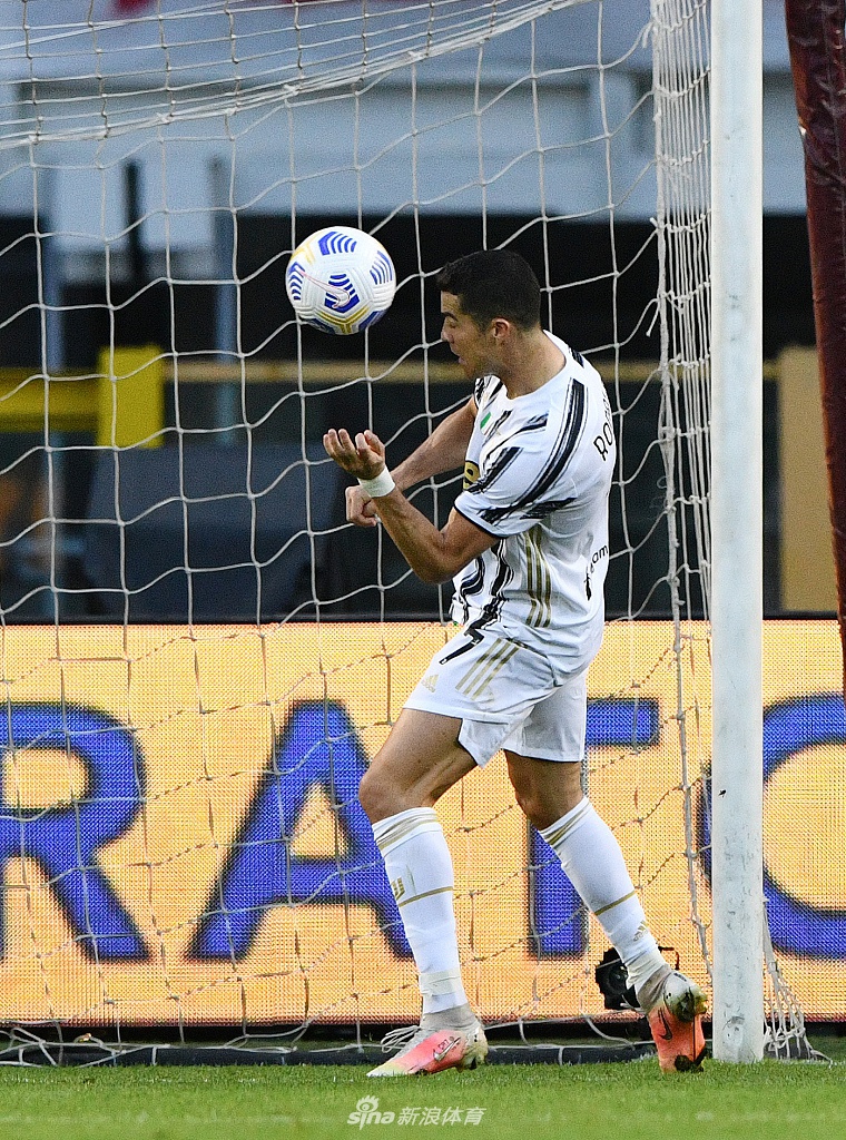 [意甲]都灵2-2尤文 C罗破门