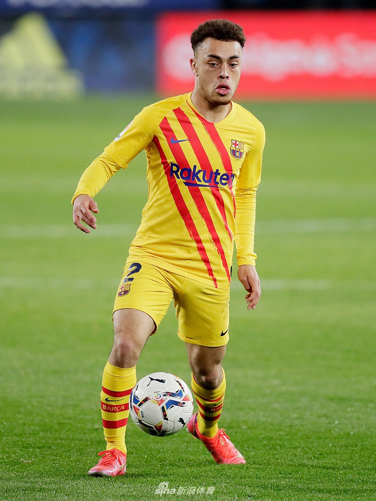 [西甲]奥萨苏纳0-2巴萨 梅西两助攻