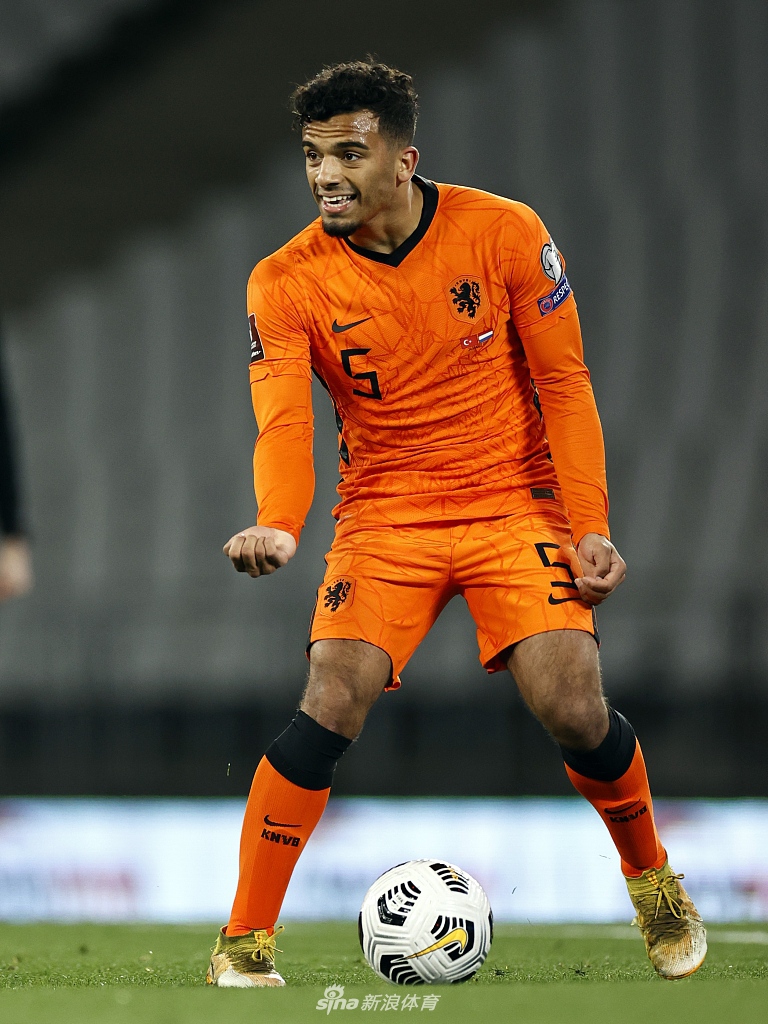 [世预赛]土耳其4-2荷兰 伊尔马兹帽子戏法