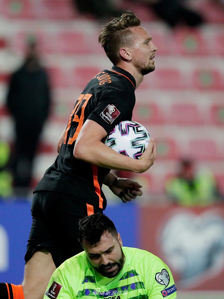 [世预赛]直布罗陀0-7荷兰 德佩两球