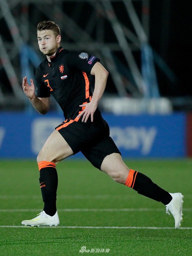 [世预赛]直布罗陀0-7荷兰 德佩两球