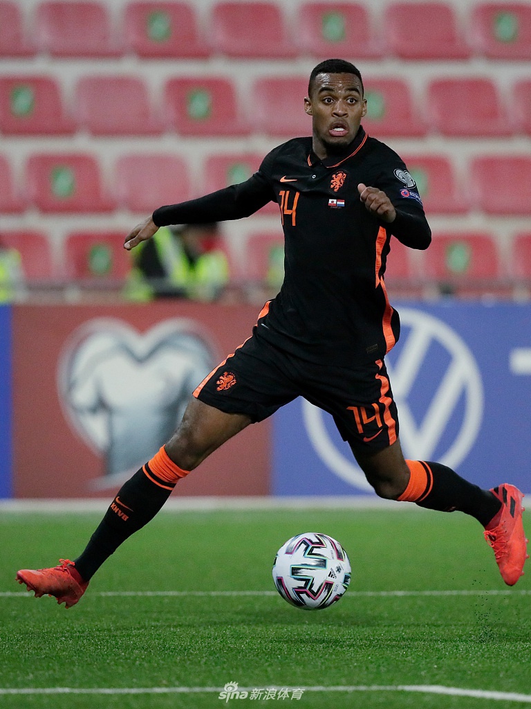 [世预赛]直布罗陀0-7荷兰 德佩两球