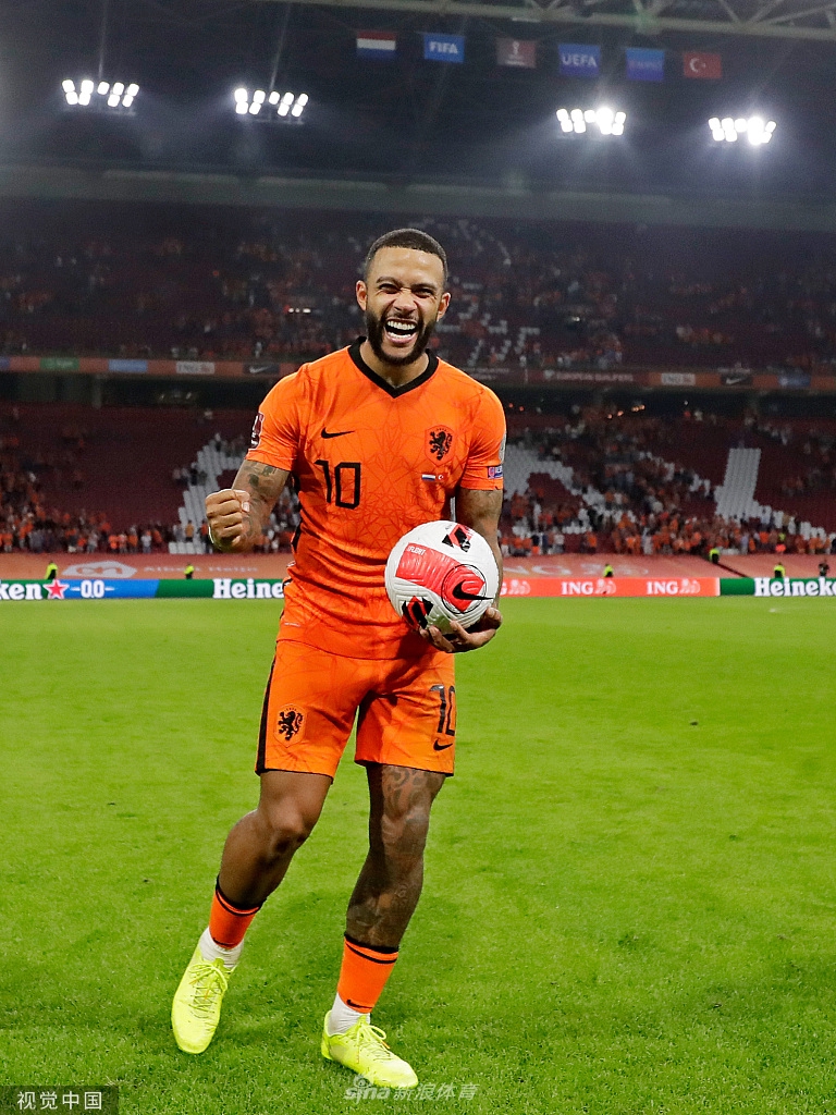 [世预赛]荷兰6-1土耳其 德佩帽子戏法