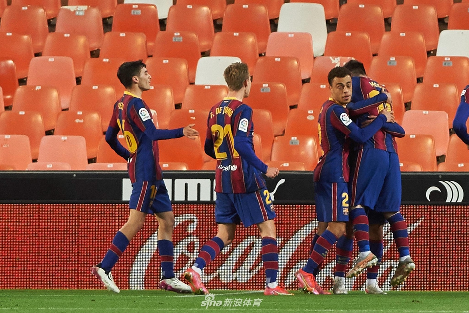 [西甲]瓦伦西亚2-3巴萨 梅西两球