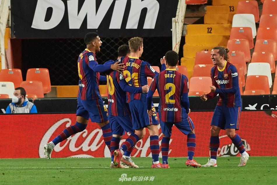 [西甲]瓦伦西亚2-3巴萨 梅西两球
