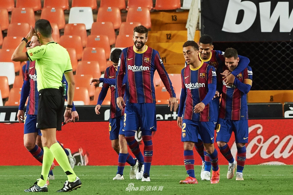 [西甲]瓦伦西亚2-3巴萨 梅西两球