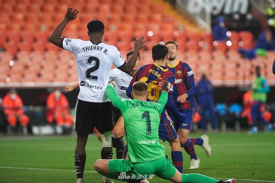 [西甲]瓦伦西亚2-3巴萨 梅西两球