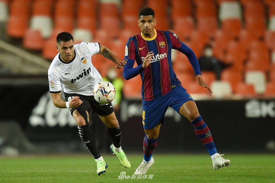 [西甲]瓦伦西亚2-3巴萨 梅西两球