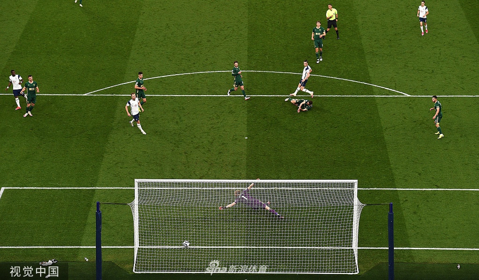 [英超]热刺4-0谢联 贝尔帽子戏法