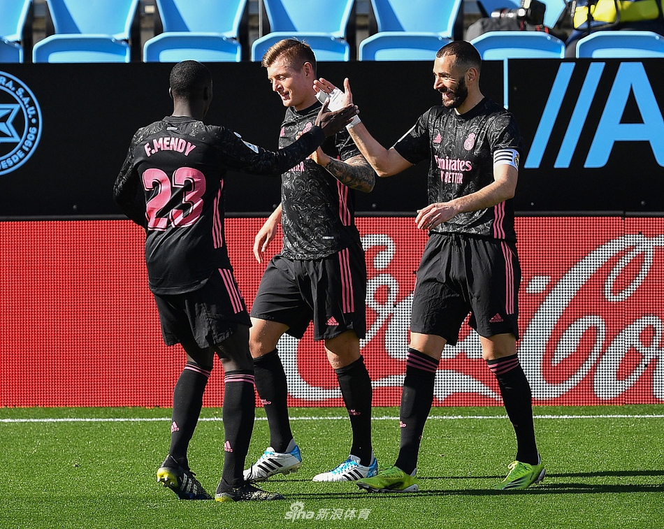 [西甲]塞尔塔1-3皇马 本泽马两射一传