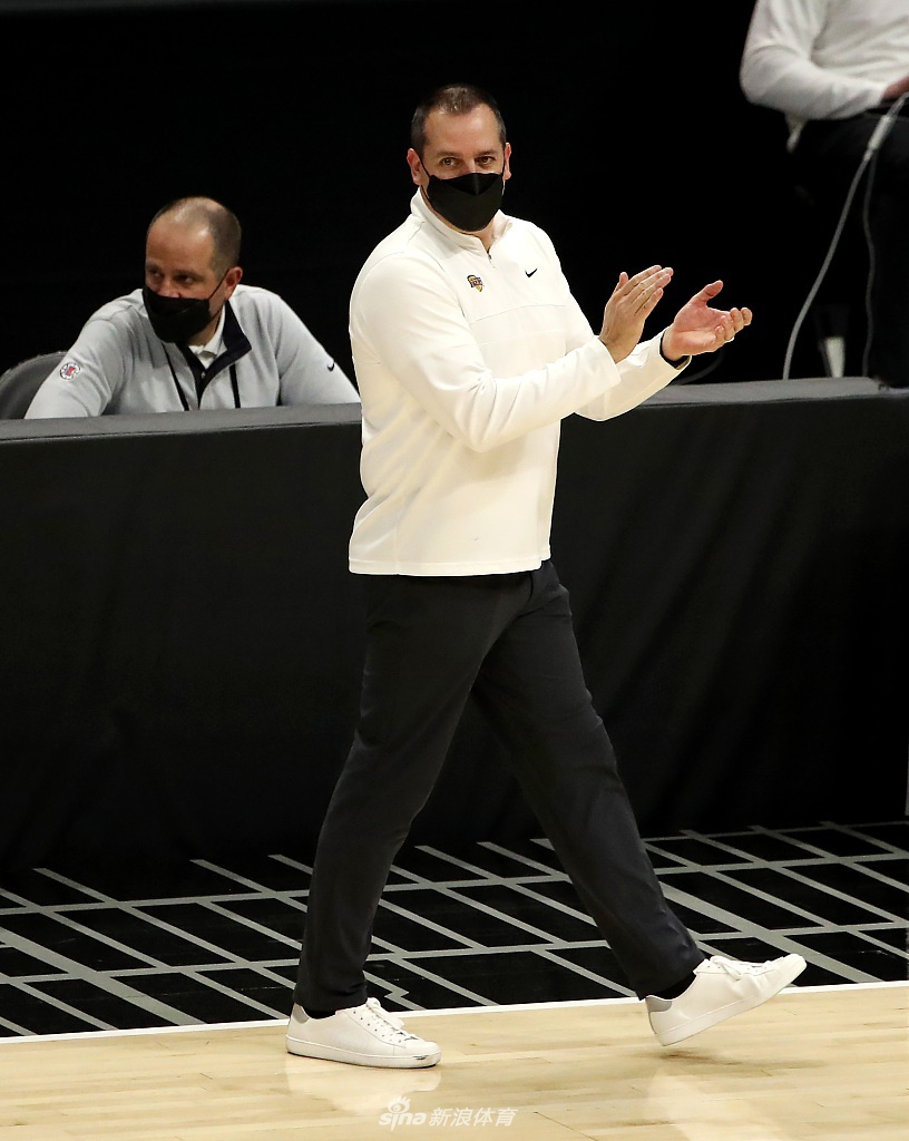 [NBA常规赛]湖人86-104快船