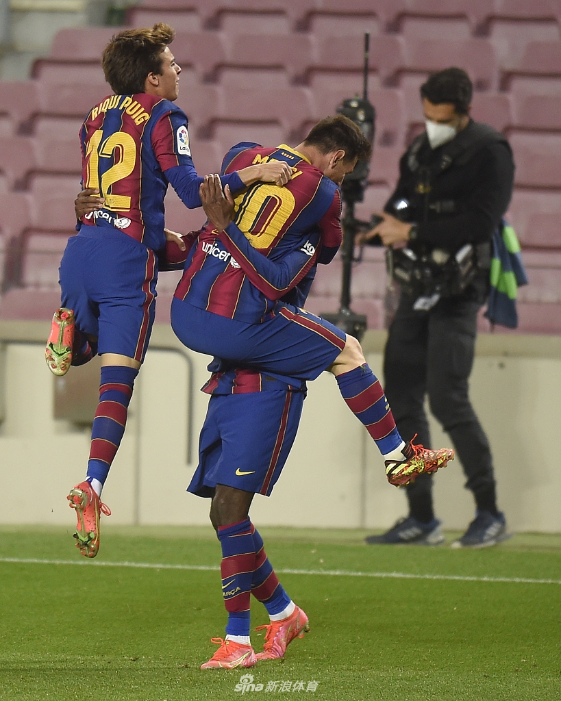 [西甲]巴萨1-0巴拉多利德 登贝莱绝杀
