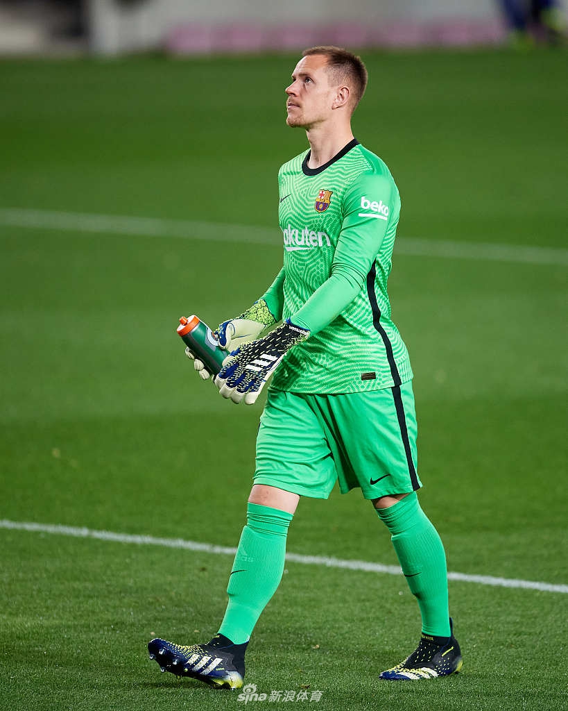 [西甲]巴萨1-0巴拉多利德 登贝莱绝杀