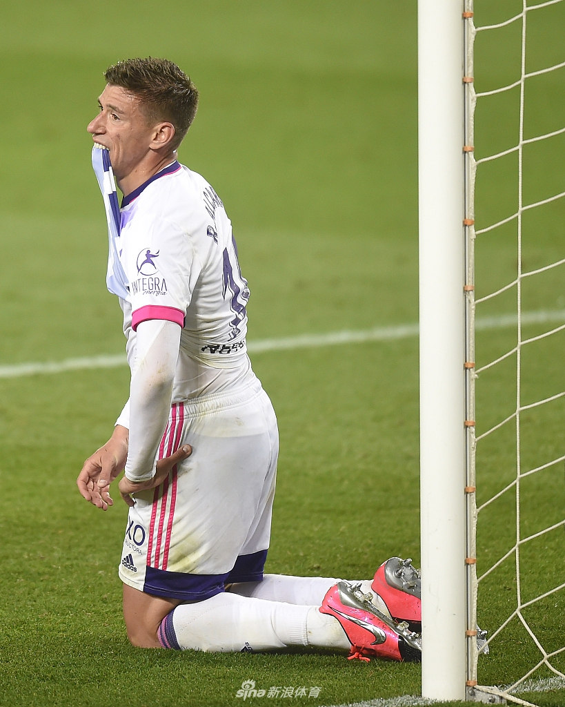 [西甲]巴萨1-0巴拉多利德 登贝莱绝杀