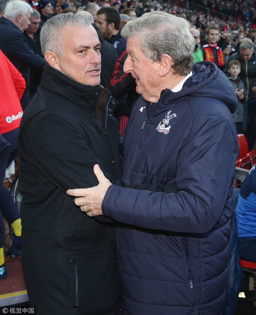 穆里尼奥拥抱霍奇森