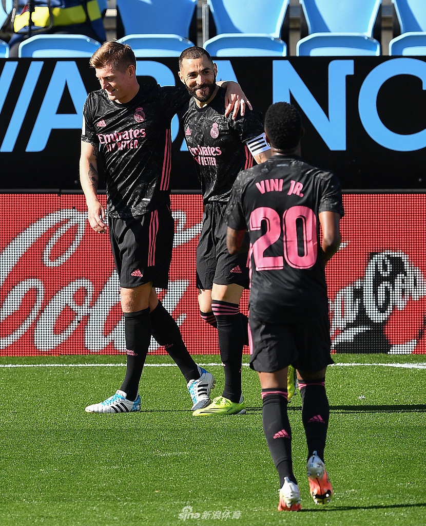 [西甲]塞尔塔1-3皇马 本泽马两射一传