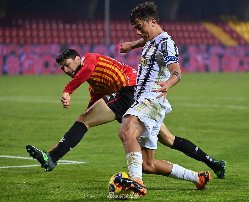 [意甲]贝内文托1-1尤文 莫拉塔进球+红牌