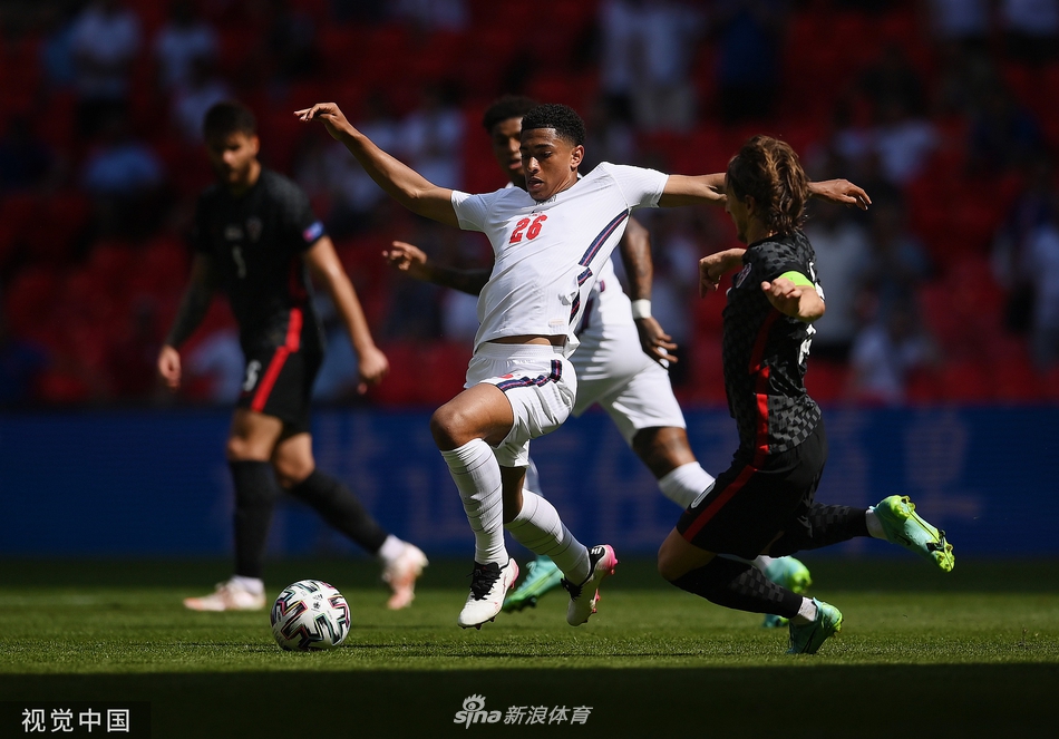 [欧洲杯]英格兰1-0克罗地亚 斯特林破门
