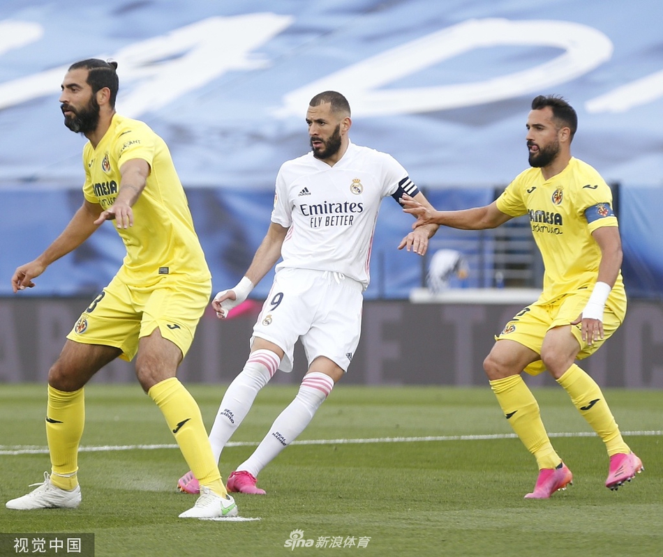 [西甲]皇马2-1比利亚雷亚尔 本泽马传射