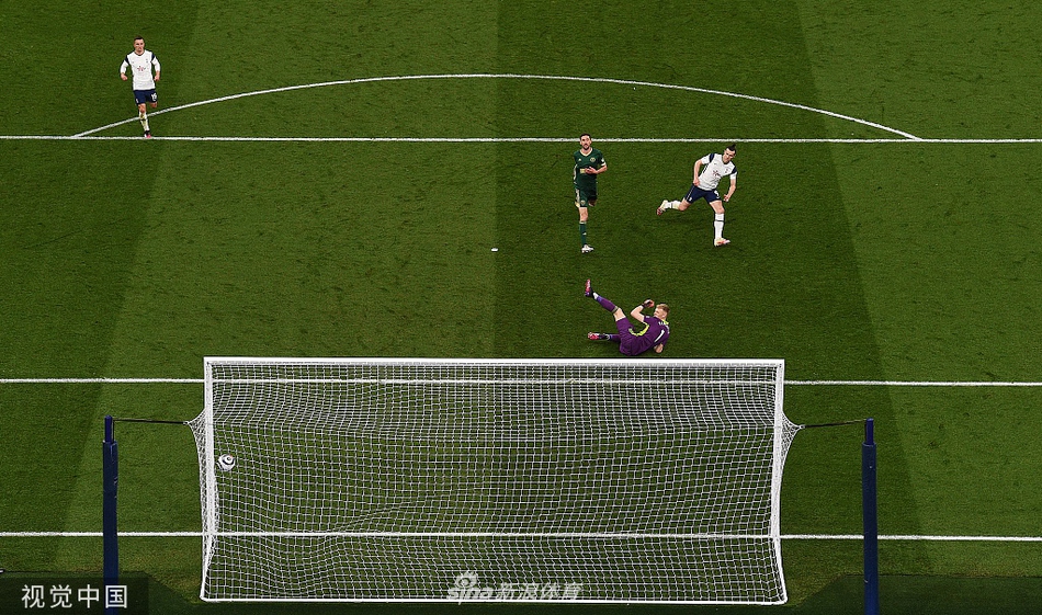 [英超]热刺4-0谢联 贝尔帽子戏法