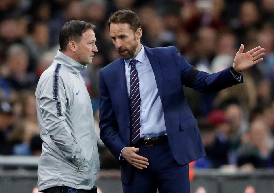 索斯盖特和助教霍兰