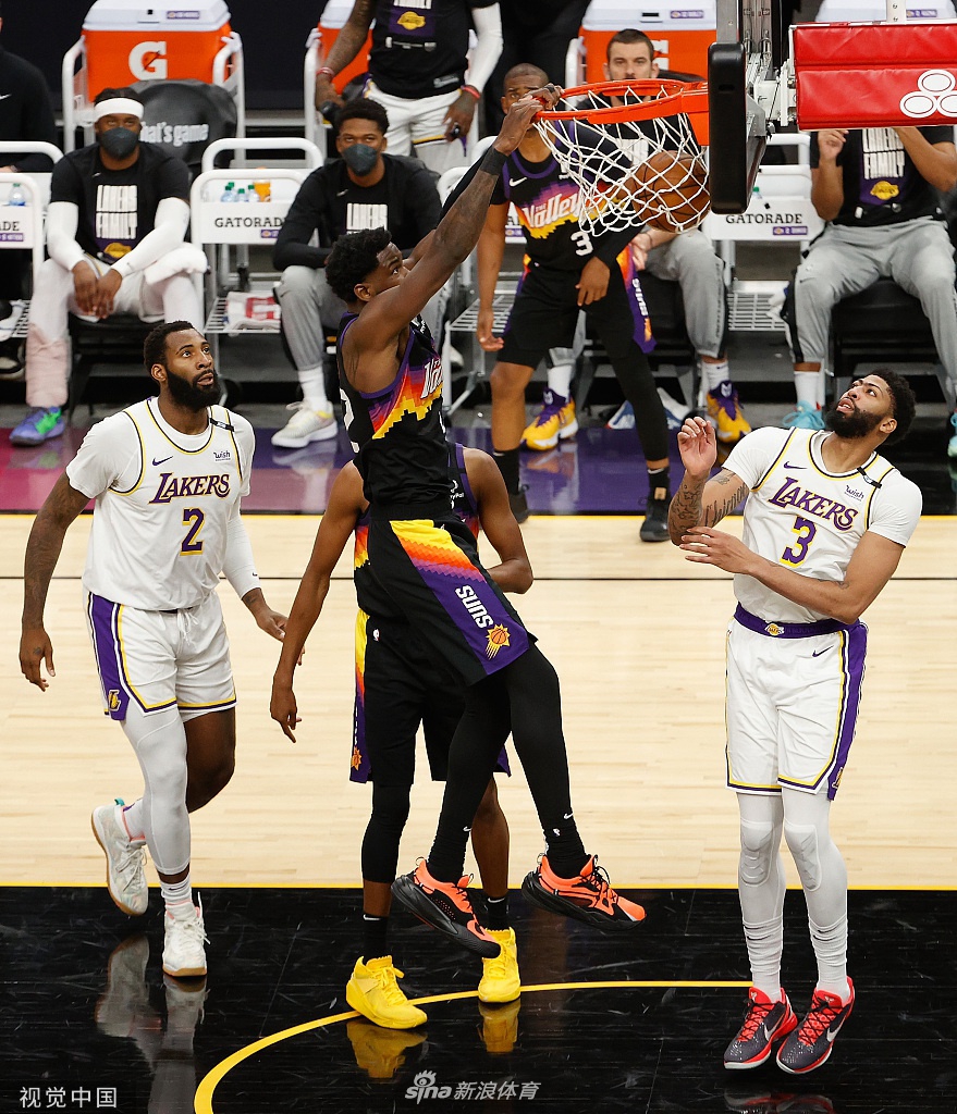 [NBA季后赛]湖人90-99太阳 詹姆斯两双难救主