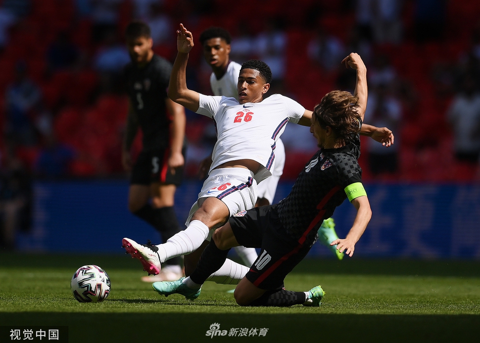 [欧洲杯]英格兰1-0克罗地亚 斯特林破门