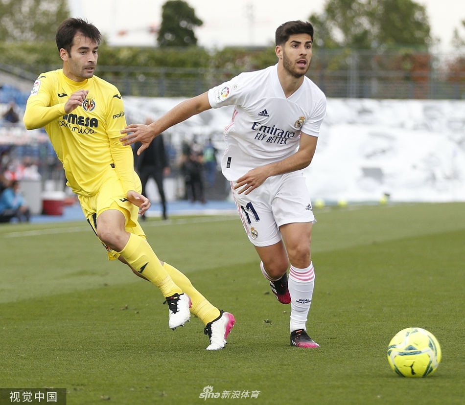 [西甲]皇马2-1比利亚雷亚尔 本泽马传射