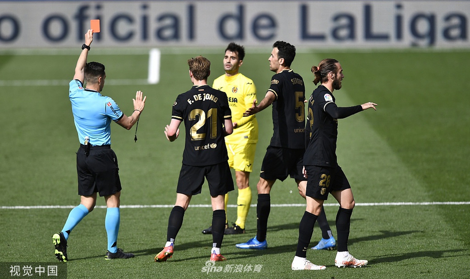 [西甲]比利亚雷亚尔1-2巴萨 格列兹曼两球