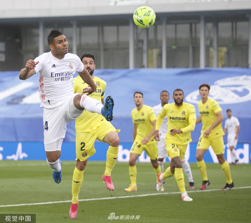 [西甲]皇马2-1比利亚雷亚尔 本泽马传射