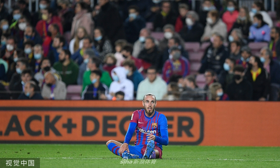 [西甲]巴萨1-0西班牙人 德佩破门