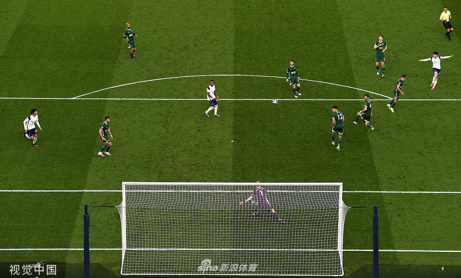 [英超]热刺4-0谢联 贝尔帽子戏法