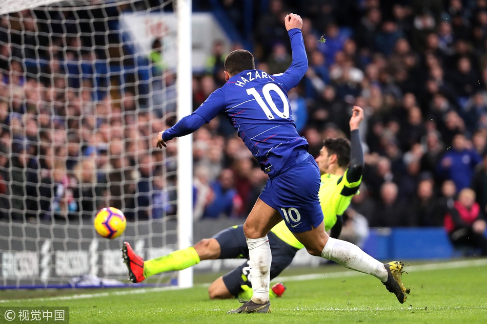 阿扎尔破门瞬间