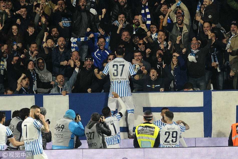 佩塔尼亚打进致胜球