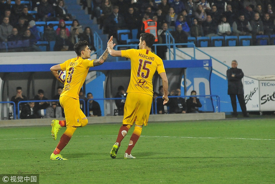 佩罗蒂庆祝破门