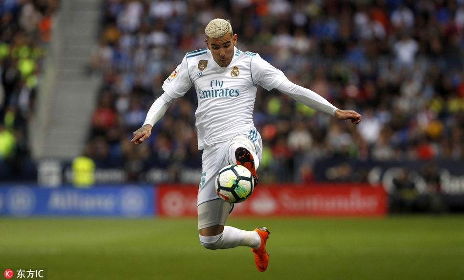 塞巴略斯飞身停球