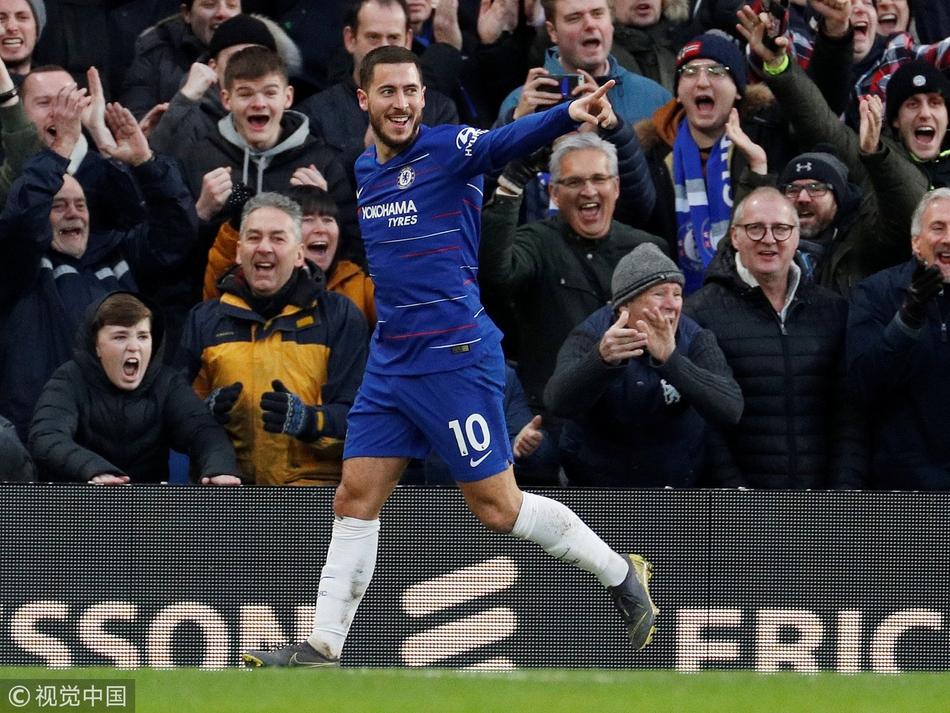 阿扎尔笑容满面