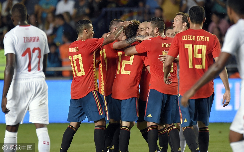 队友祝贺奥德里奥索拉