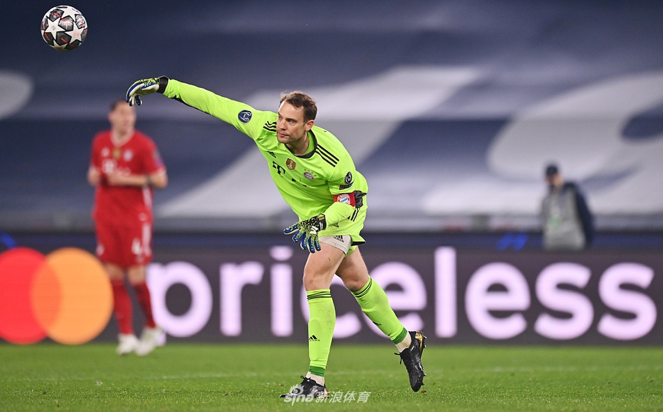 [欧冠]拉齐奥1-4拜仁 莱万破门