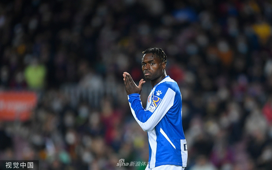 [西甲]巴萨1-0西班牙人 德佩破门