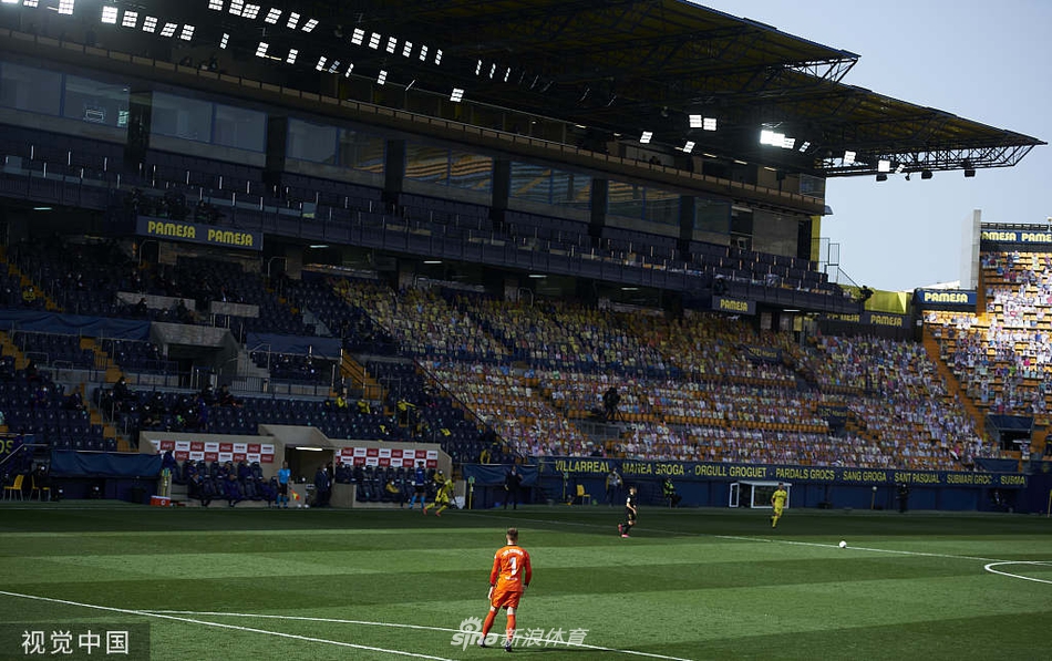 [西甲]比利亚雷亚尔1-2巴萨 格列兹曼两球